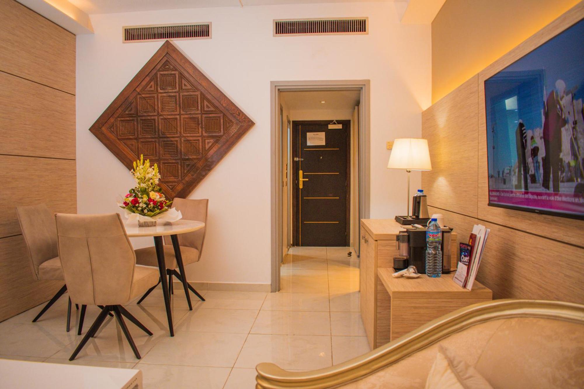 Hotel Sarakawa Ломе Экстерьер фото