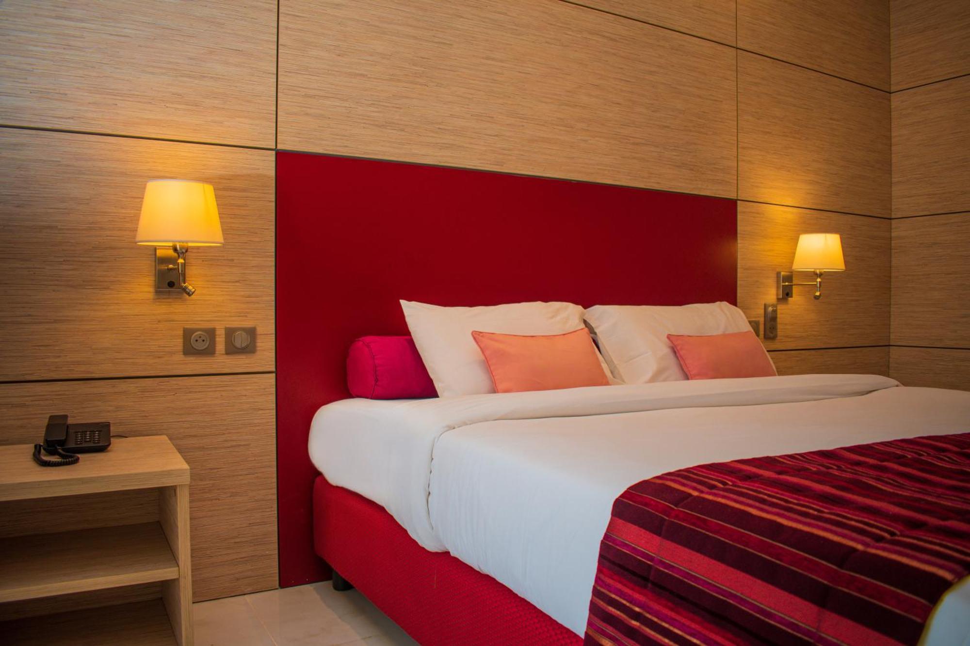 Hotel Sarakawa Ломе Экстерьер фото