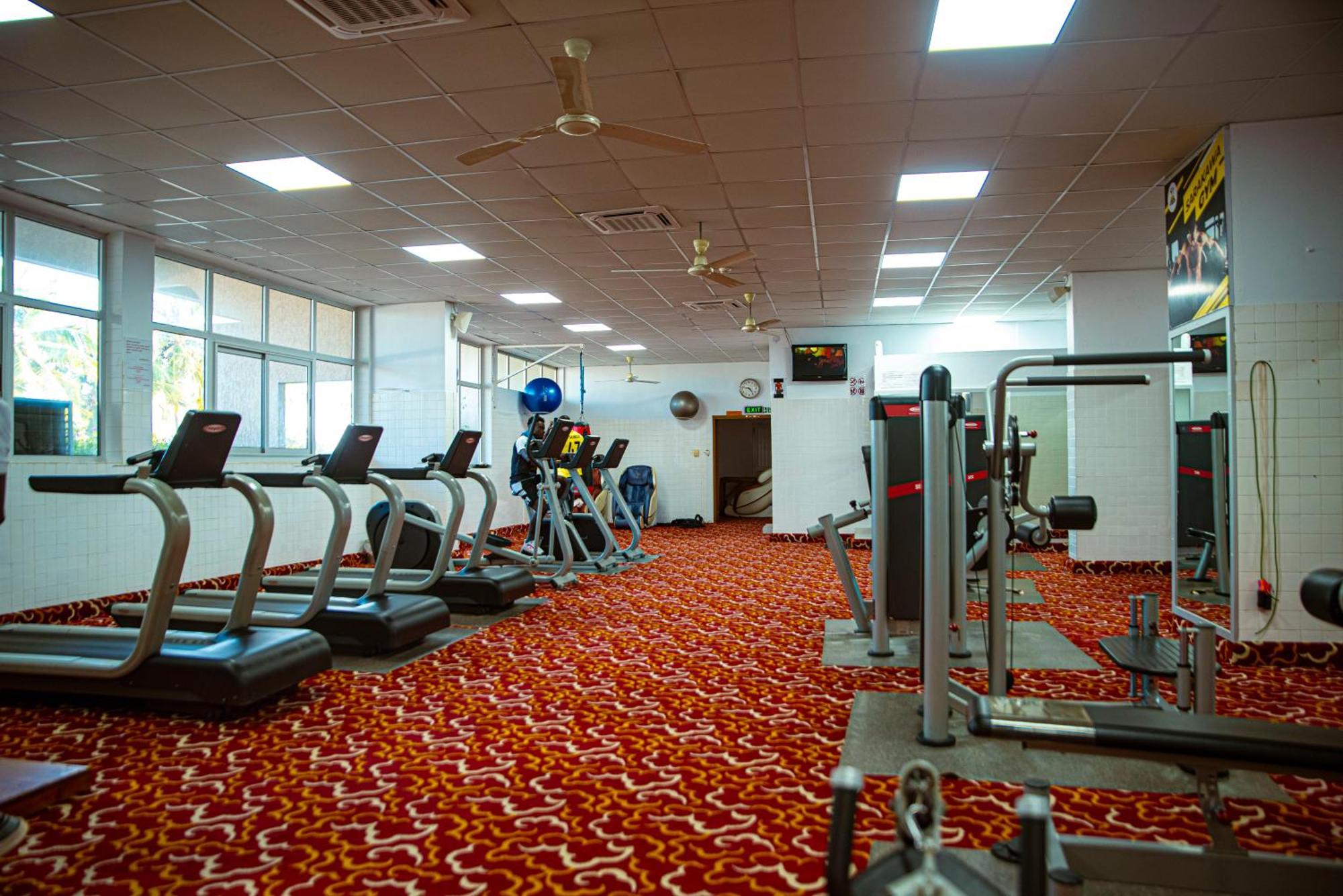Hotel Sarakawa Ломе Экстерьер фото